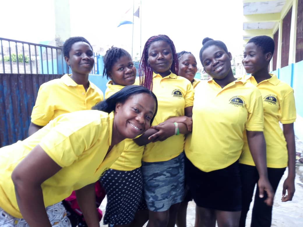 Instituto Vocacional Nazareno abre para capacitar raparigas no Gana