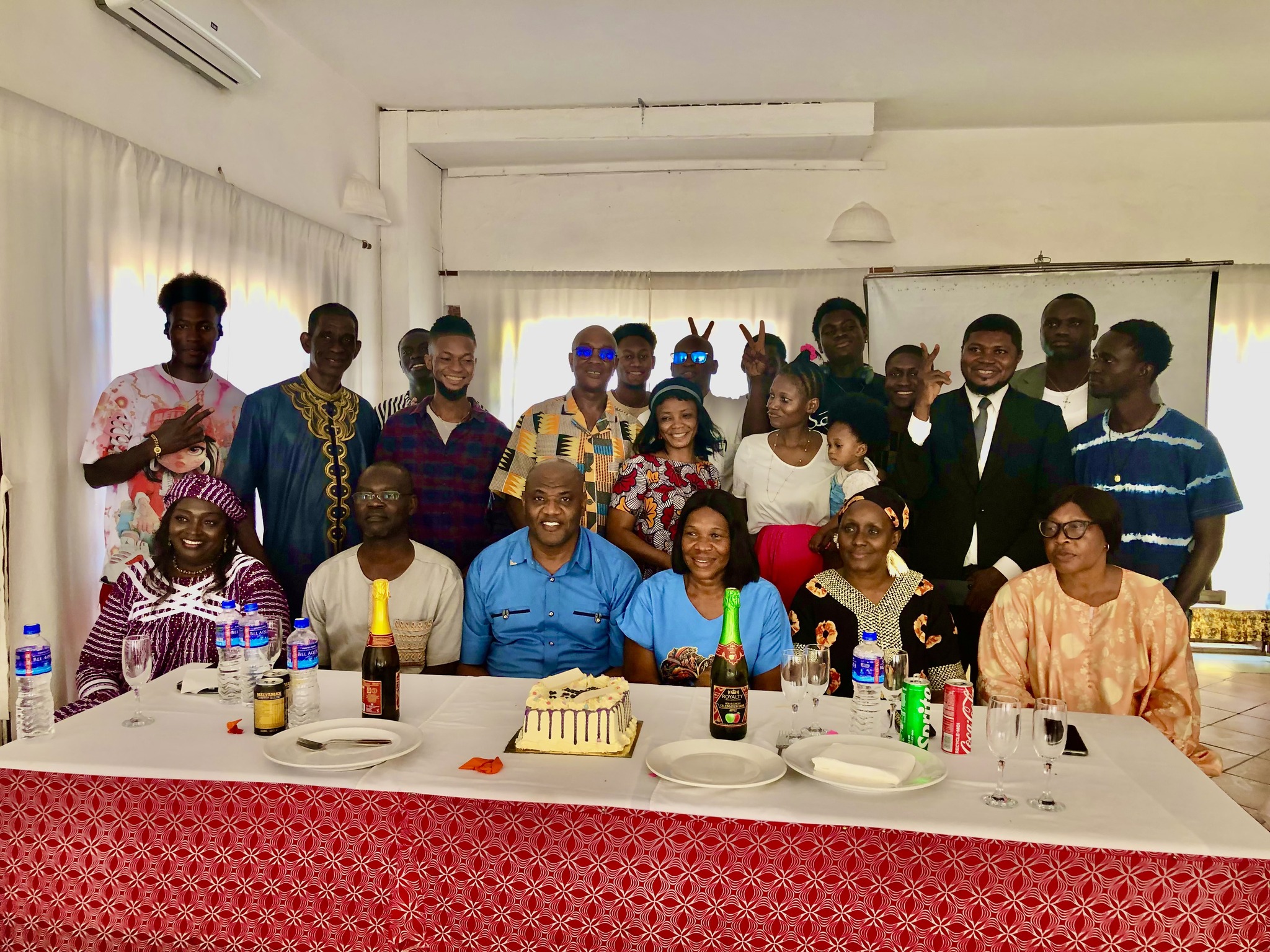 Gâmbia comemora seu primeiro aniversário